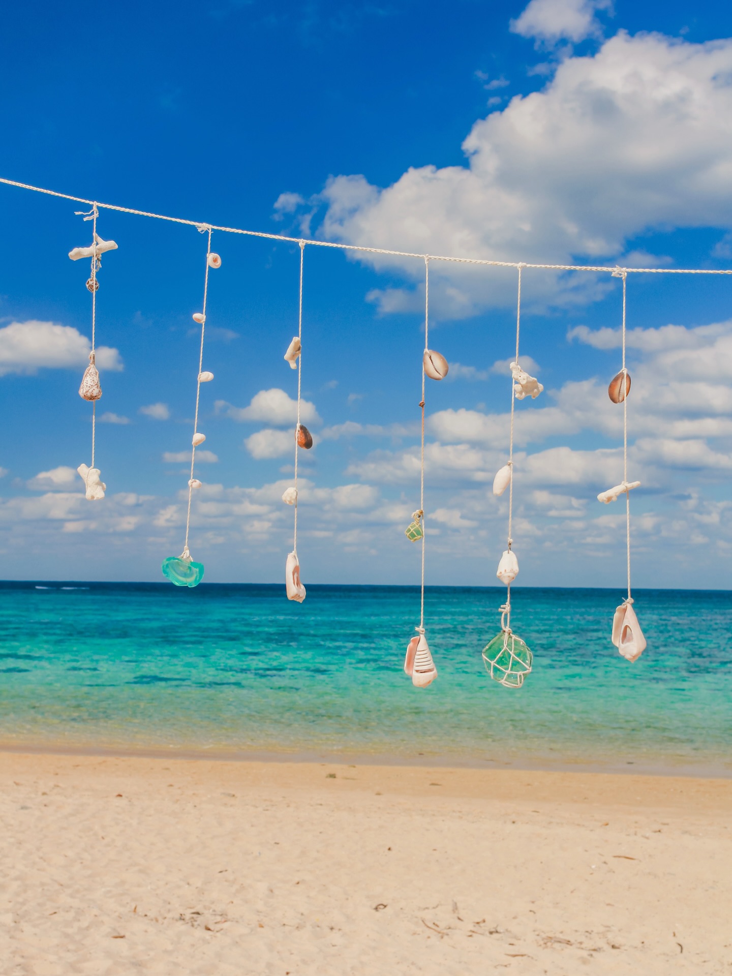 🐚🩵

Realized it’s been forever since I posted on the feed and I felt the itch to edit one of the hundreds of beautiful images just collecting imaginary dust in my external hard drive 🥹! So here’s a magical scene I stumbled upon on a beach in #Miyakojima last year! 

I’m really hoping that someday soon I’ll feel the motivation to give these images the time and love they deserve 😭. I need to dive back into my trips from the past 2 years and share more with ya’ll. I miss sharing my work… but for now you’ll continue to get crumbs 🤣 sorry!

#beachcombing #seashells #seaglass #seatreasures